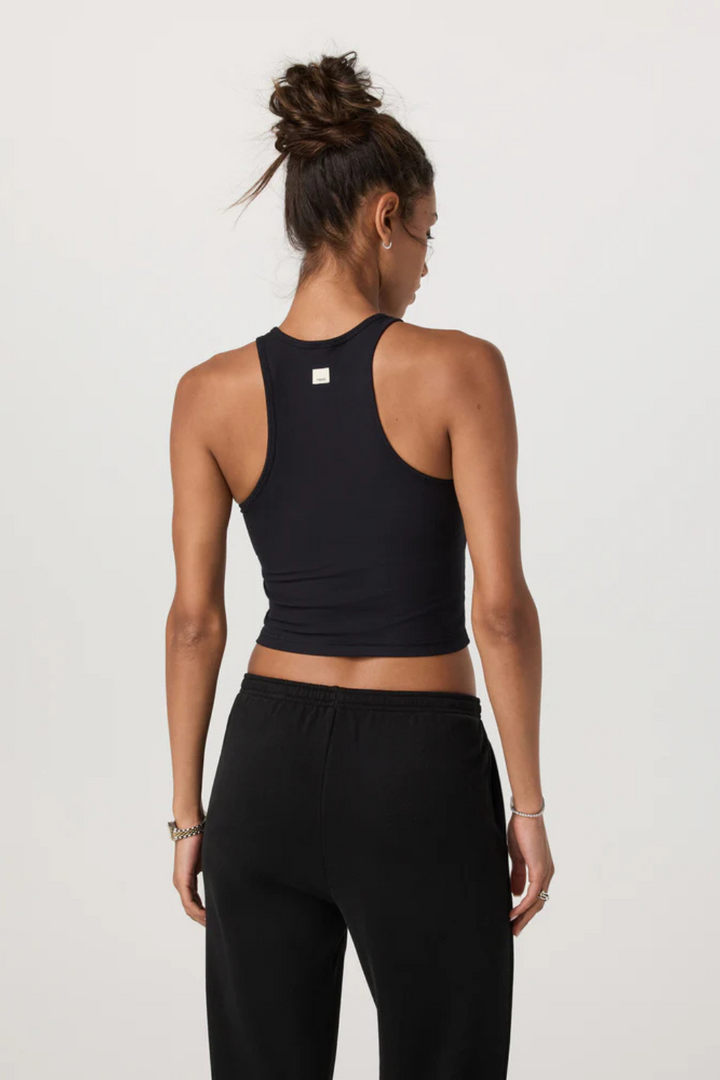Pose Plyo Tank